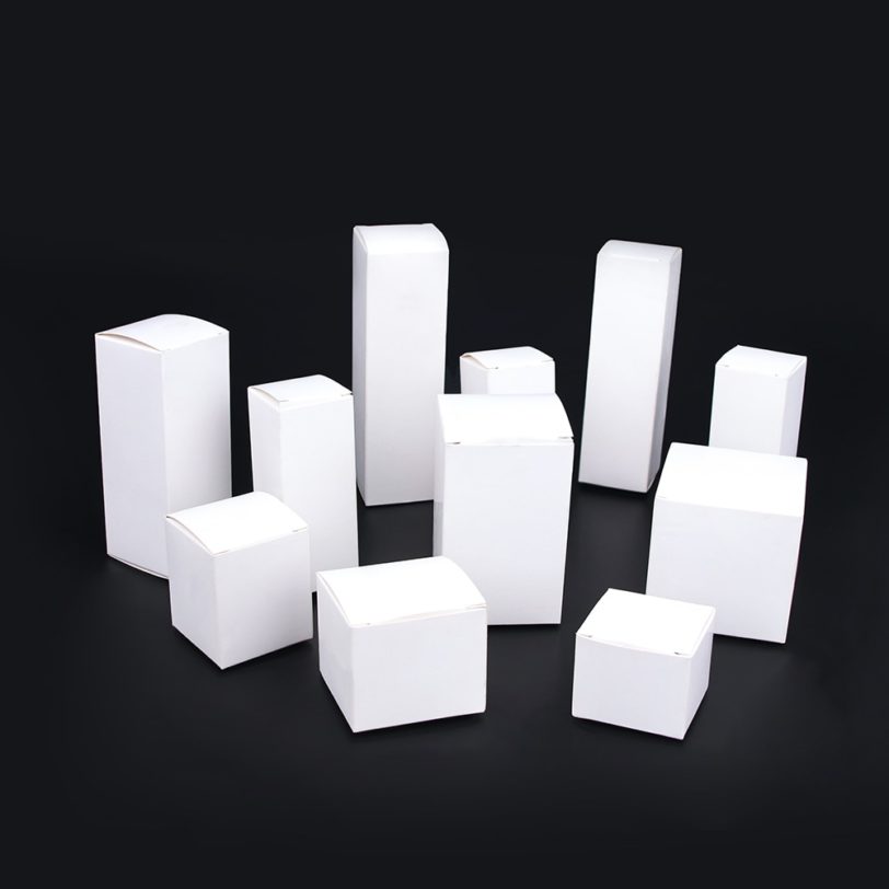 10pcs/20pcs/General purpose white small gift box packaging box 350g square blank cardboard box spot cosmetics color box