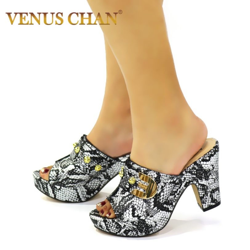 African Party Shoe Decorated with Rhinestone Elegant Fashion Casual Shoes Women Sandals Plus Size 2020 Summer Woman Slippers