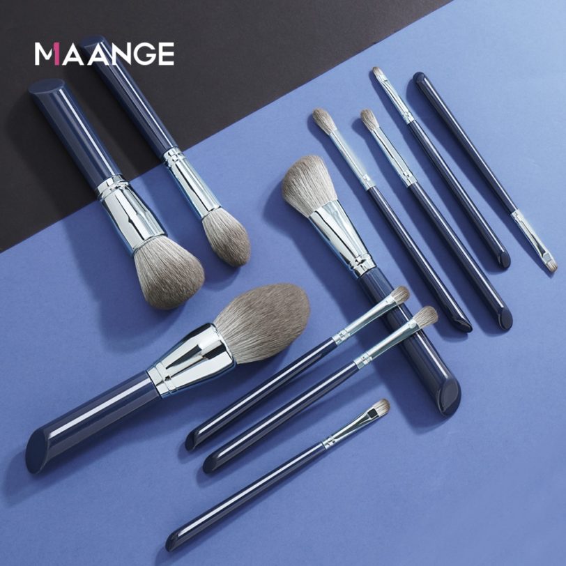 MAANGE 11pcs Makeup Brushes Wooden Handle Professional Cosmetic Brushes Set Podwer Eye Shadow Blusher Blending Make