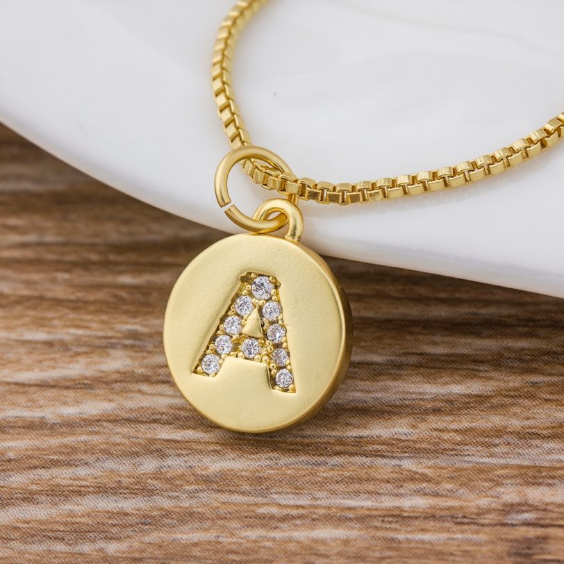 Hot Sale Wholesale Women Girls Gold Initial 26 Letters Necklace Long Charm Personal Necklace Pendants Copper